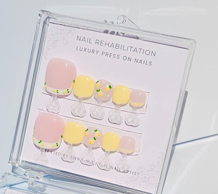 Lemon 🍋 press ons with matching toe nails